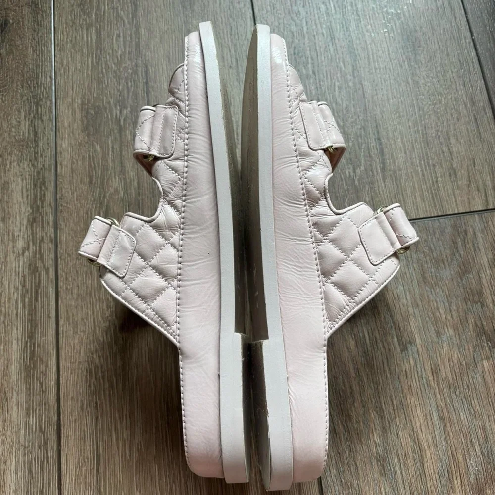 Chanel light pink shiny calfskin quilted dad crystal slide sandals size 40 - Picture 4 of 8